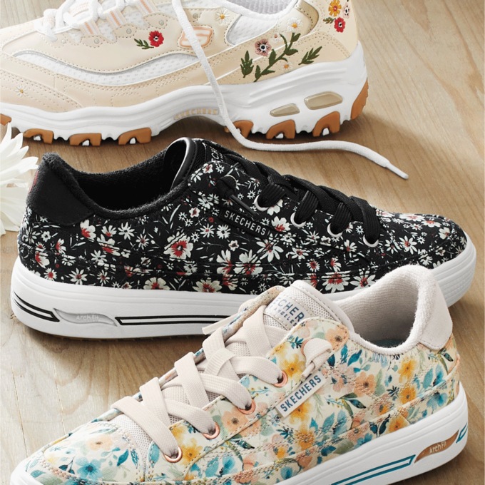 Skechers Women's Arch Fit Arcade Print Powa Shoe, Black White Red, large