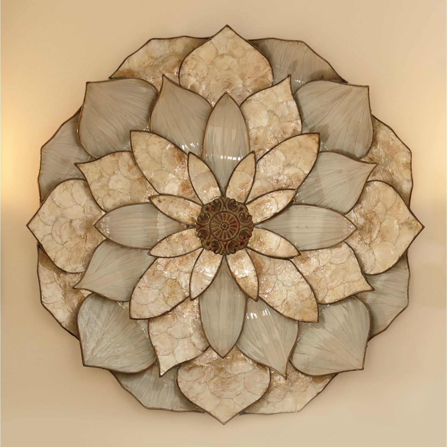 Capiz Flower | Midnight Velvet