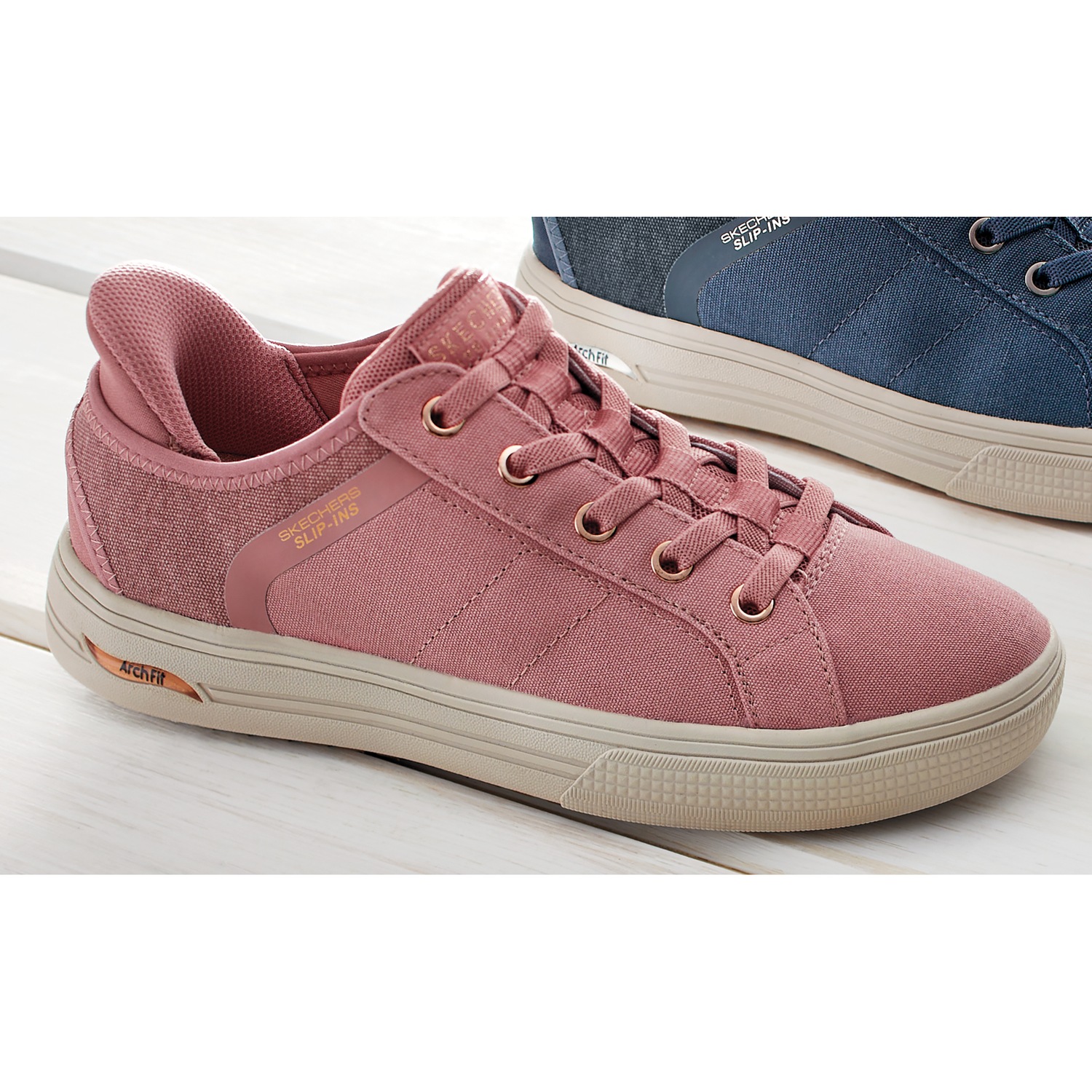 Skechers Women's Slip-Ins Arch Fit Arcade-Forever Cozy Shoe