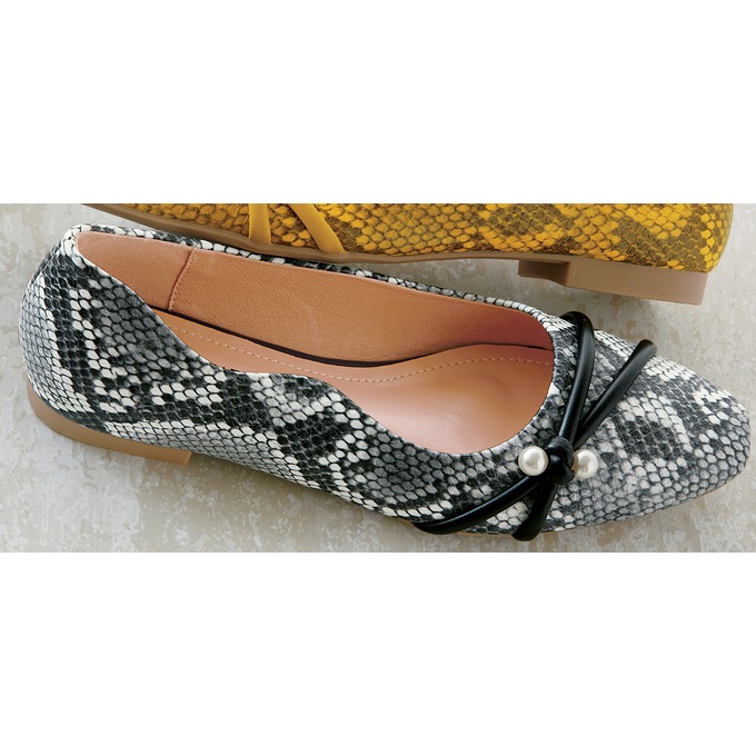 Classique Snake and Pearl Flat, , large