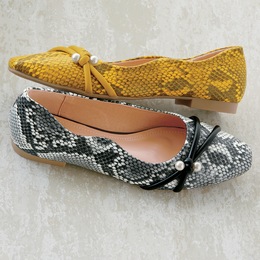 Classique Snake and Pearl Flat, , large