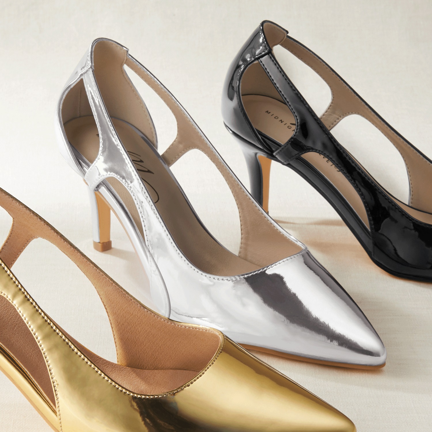 Midnight Velvet Women's Metallic CutOut FauxLeather Pump Midnight