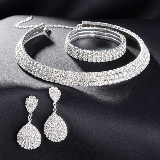 Silvertone Crystal Jewelry Set, Clear Silvertone, large