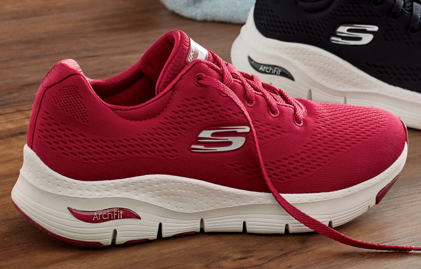 arch fit big appeal sneaker